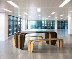 А вот такая подставочка под ентот телек пойдёт?!

12 000 фунтов стерлингов стоит столешница, и по 4 250 каждая скамья. В рублях это около 1 724 665 рублей за комплект. Мягко говоря не дешево, но разве на комфорте можно экономить?