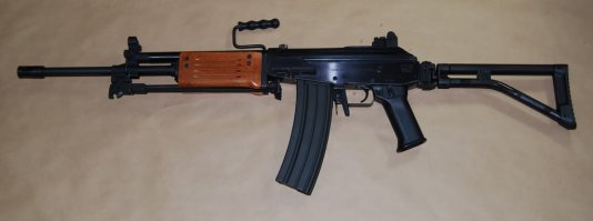 Израильскую копию - "Галиль" вроде уже сняли с вооружения. Не знаю, производят ли еще.