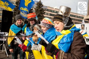 Хохлы тоже воняют мама не горюй на всех пабликах России