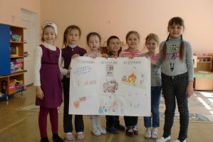 Пацанчик на картинке точно решил позажигать!!!
Ну, и "примагнитить" девочку...