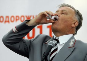 Ну,... за Новую остановку !