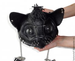 Я тебя огорчу,такие сумки есть уже :