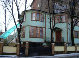 третье сверху Кишинёв Зелинского 12