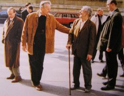 Путин, о России думает.