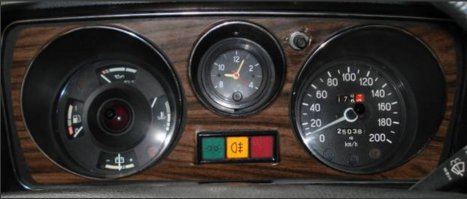 Панель приборов ГАЗ-3102... Но в 1983 году мне казалось, что это круто....