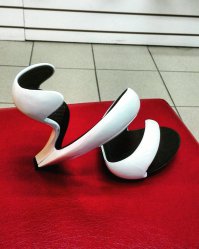 А как вам такое? Сам занимаюсь поставками и продажей женской обуви более 10 лет. Такого еще в живую ни разу не видел. Дизайнер не известен. Москва.16.02.2016.Выставка в Измайлово.