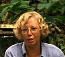 Всё же я бы просил авторов более критично относиться к качеству публикуемых материалов. К примеру, вот здесь Джулиане Кёпке 17 лет?