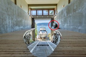 ... <span style='color:gray'>[мат]</span> себе гараж 
У меня такой, только размером с лодку ПВХ на этом же снимке