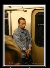 Колин дружбан, не пьющий, отличный семьянин (в браке с 1978 года), служил, Коле помог, когда тот почку пропил и просто душевный человек (был лично знаком) Думаю узнали