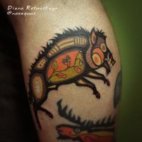 Еще на мне. Меня прет, мнение других людей меня на эту тему не сильно волнует. Работы моей супруги, эскизы тоже ее.