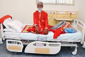 Индиец 70 лет живет без пищи и воды. Источник "Просторы интернета".