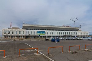 Пенсионное в Абакане и здание аэропорта. Во всей республике 530 тыс. население. в г.Абакане 160 тыс.