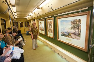 По этой ветке по расписанию ходит поезд "Акварель":