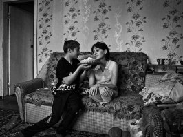 ага и это тое сказочки? я вам таких историй из жизни понарасскажу жить не захочется. Такое сплошь и рядом, просто за 90-ые люди привыкли не обращать внимание на чужие беды, потому как самим бы выжить. а Ведь это сплошь и рядом.