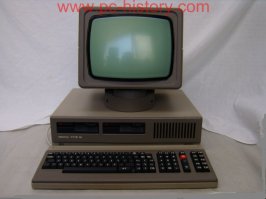 Кто-нить помнит такого зверя? Robotron 1715m. Я на нём в 1986г. в политехе первые шаги делал...