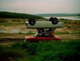 Напомнило фильм "Невероятные приключения итальянцев в России" :)