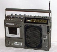 Радиотехника МЛ-6102
Вот такой на дачу у нас был лет 20 назад,в бане играл(уверен до сих пор играл бы),но унесли воры.После были панасоники да сони.