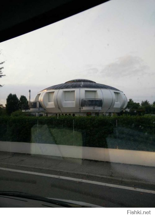 Дом в стиле UFO -Italia . В провинции Тревизо .