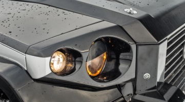 Я так на "шестерке" фары пленкой тонировал. Тогда это было прикольно, но тут то что за цирк?