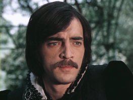 Как же я стара))) ибо помню очень много образов Боярского без шляпы)