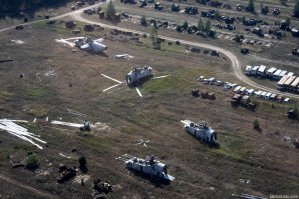 Посмотрел на вертолёты, и первая мысль - "Странно что их ещё не разобрали". Так вот, нашёл фото того что осталось, хотя и этого возможно уже нет.