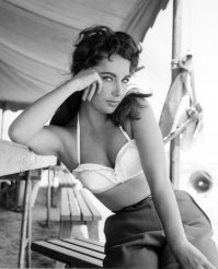 Сегодня день рождение Элизабет Тейлор 