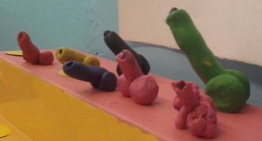 Это детский рисунок ! А не то что вы видите !