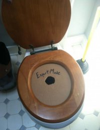 Плоскодонным пользоваться категорически запрещено - разрешено пользоваться только людям с выпуклостями с диаметром не больше отверстия