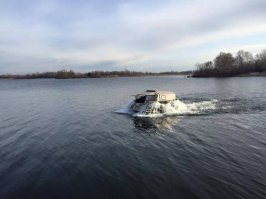 Ну так под российские авто, вроде этого, и делают дороги
 Комплектация «Стандарт» оценивается в 3,85 млн рублей, а «Кунг» — в 4 млн 100 тысяч рублей.