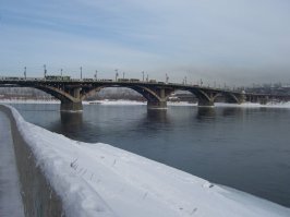 в Иркутске похожий мост - Глазковский (Старый, по-народному), только короче вашего