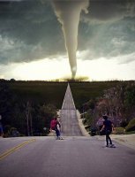 даже приглядываться не надо, сразу в глаза бросается, что дети прифотошоплены