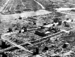 Токио 1945г после самой кровопролитной бомбардировки в истории: