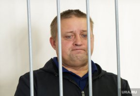 Они воспользовались служебным положением... 
(Губернатор Челябинской области, вице-губернатор Челябинской области, губернатор Сахалина, губернатор Тульской области и т.д.)