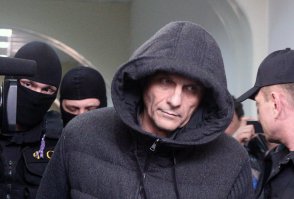 Они воспользовались служебным положением... 
(Губернатор Челябинской области, вице-губернатор Челябинской области, губернатор Сахалина, губернатор Тульской области и т.д.)