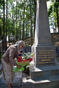 Храбрость и доблесть российских солдат не раз вызывали уважение у наших врагов!

Вот, например, могила генерала А.А. Скалона, на похоронах которого лично присутствовал Наполеон.