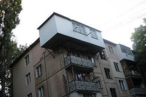 Каждый использует свой балкон по своему.