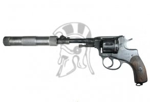 Едва ли не единственный револьвер, который допускал (и допускает) эффективное использование глушителя. Барабан "Нагана" перед выстрелом "наезжает" на казенную часть ствола, что вкупе с конструкцией патрона (пуля утоплена в гильзе, из-за этого внешне патрон похож на патрон для охотничьих ружей) исключает вечную проблему револьверов- прорыв части пороховых газов в зазор между барабаном и стволом. Наиболее известный вариант- прибор "Брамит" (от имени создателей- братьев Митиных). На фото макет