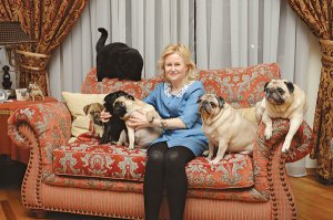 Сосед Сальмы Хайек застрелил ее собаку