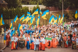 Нам до вашего пафоса, как до Марса.