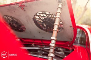 Открыл капот и подпер его распредвалом ))) Сурово ))