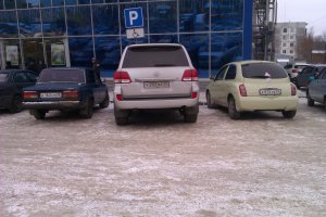 А, у нас как ставили так и ставят, хоть и увозят их авто а им похер.