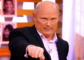 Злые овощееды задумали съесть лучшего друга девочки!