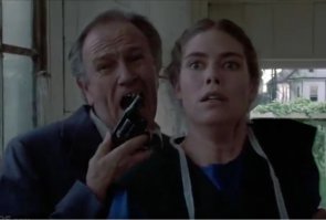 Шеффер и Макфи. "Свидетель (Witness)" 1985.

Девятилетний мальчик становится свидетелем зверского убийства: прямо на его глазах в туалете филадельфийского вокзала два человека безжалостно зарезали молодого мужчину. Оказывается, убитый был тайным агентом отдела по борьбе с наркотиками. Теперь мальчик- единственный свидетель, который может помочь детективу Джону Буку найти преступников.

Лицо одного убийцы навсегда впечаталось в детскую память. И мальчик увидел его снова, когда его привезли для дачи показаний в местный полицейский участок — он увидел фото убийцы на доске почета полицейского управления. С этой минуты за маленьким свидетелем и его единственным защитником, инспектором Буком, начинается охота.