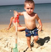 У меня пару недель  назад было лето, отдыхал на пляже.