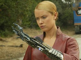 Почему-то сразу "Терминатор-3" вспомнил...