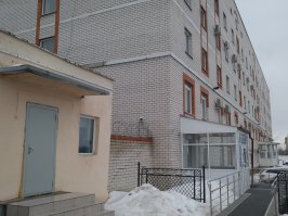 у нас Казани забор Водоканала сам поднимается весной и опускается к лету)