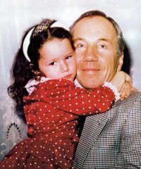 Савелий Краморов с дочкой.