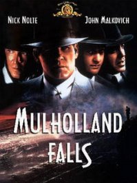 Не помню как насчет коррупции , но беспределили в этом фильме копы адово.