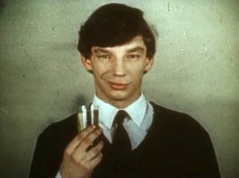 Когда повзрослел, улыбка осталась из детства.