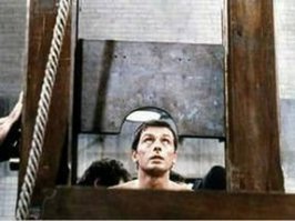 Во Франции последнего казнили на гильотине в сентябре 1977 года. Смертная казнь была отменена в 1981.
Фильм еще есть 70-х годов "Двое в городе" с Аленом Делоном - его там приговорили к казни на гильотине.